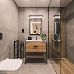 2homerent Shellter Natural 로고보